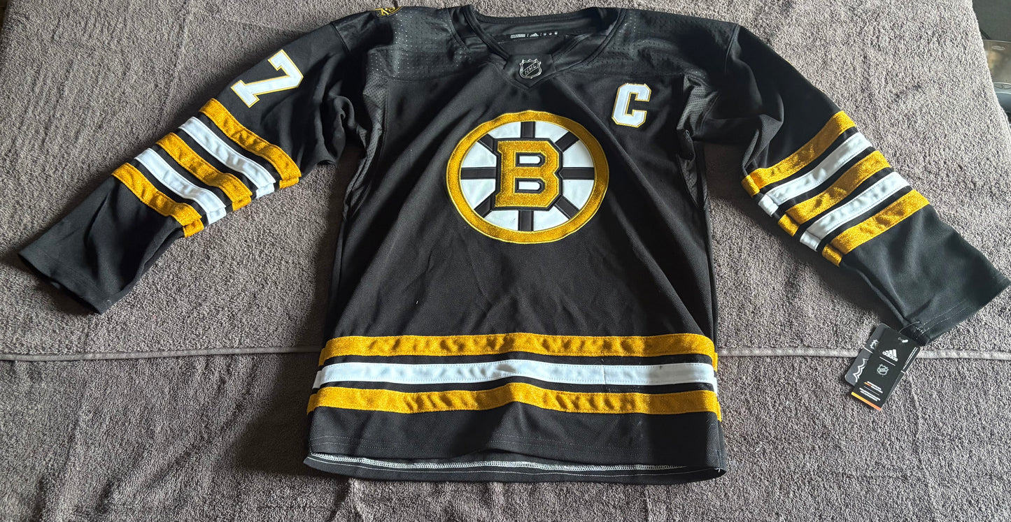 Boston Bruins Vintage NHL Shirt Size Large Bergeron 37 C Black & Yellow