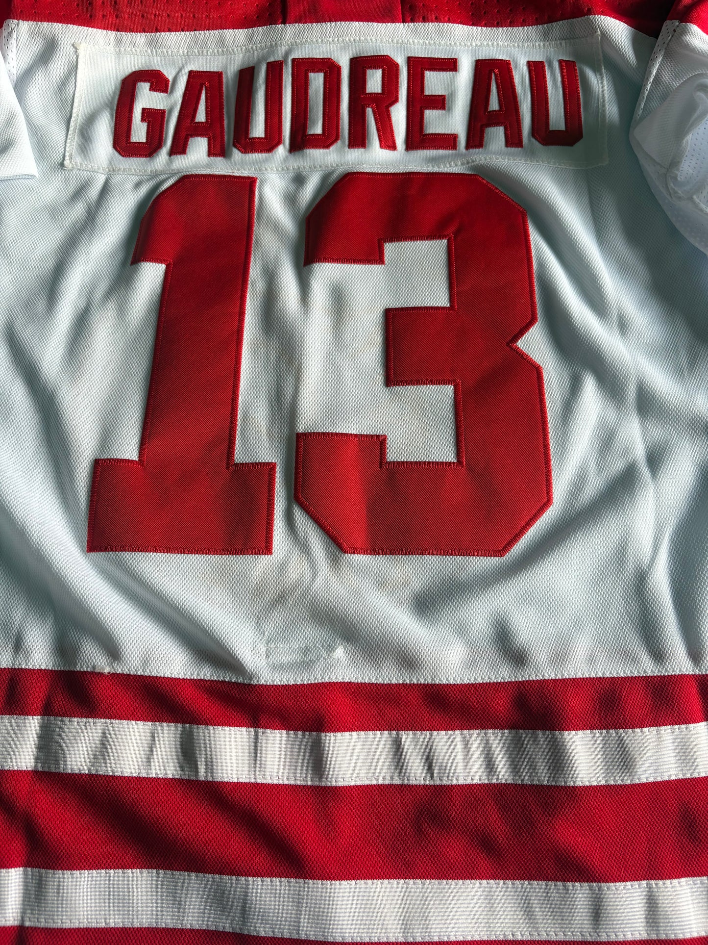 Calgary Flames NHL Shirt Size Large White Red Gaudreau 13