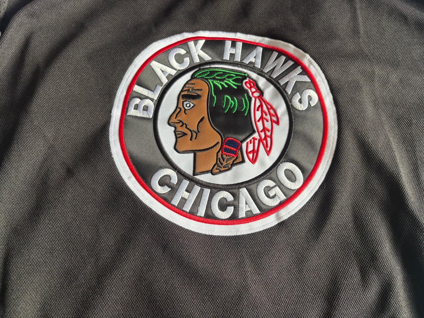 Chicago Blackhawks NHL Shirt Size 52 Red Black Bedard 98