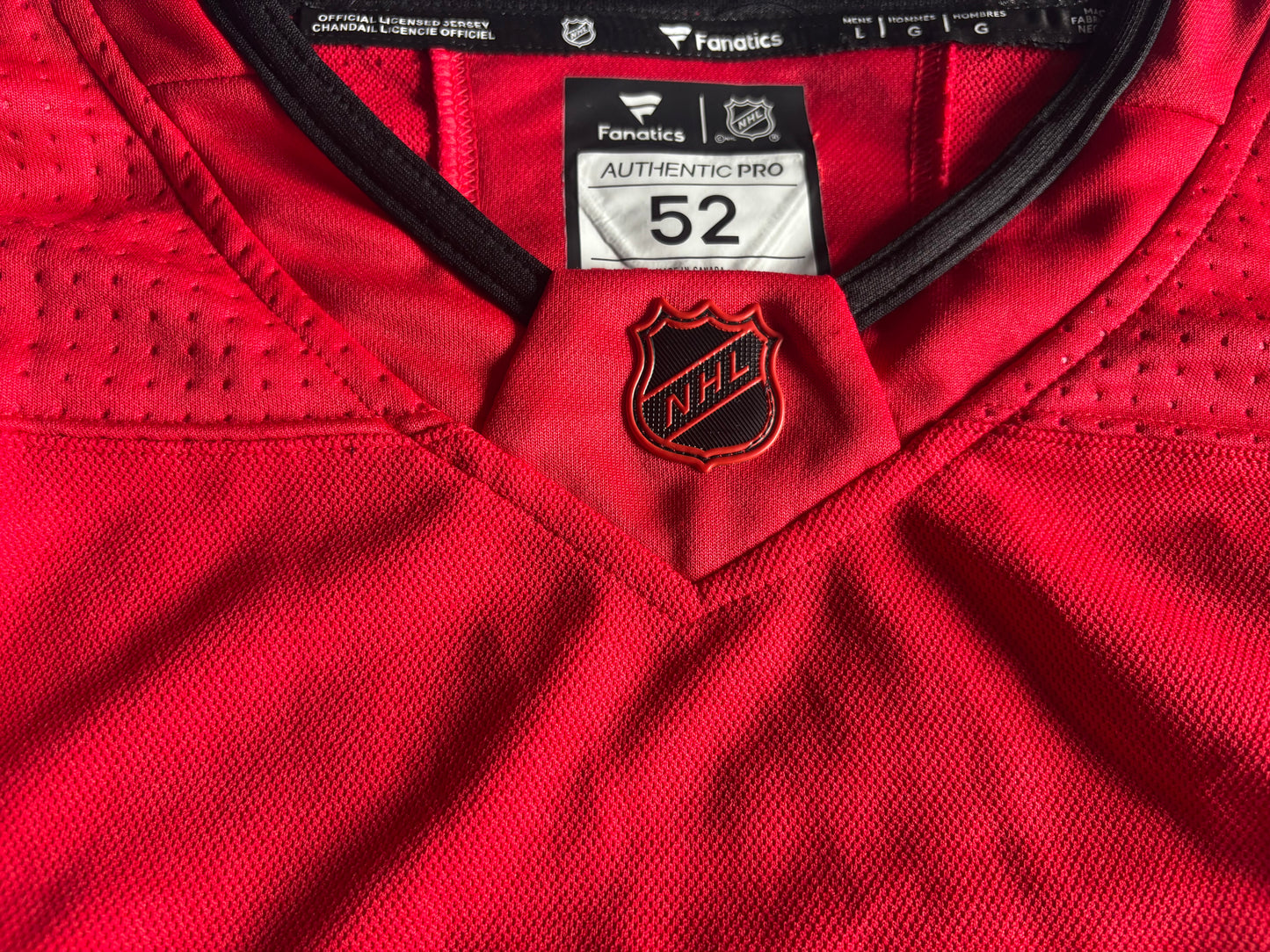 Carolina Hurricanes NHL Shirt Size 52 Aho Red A 20