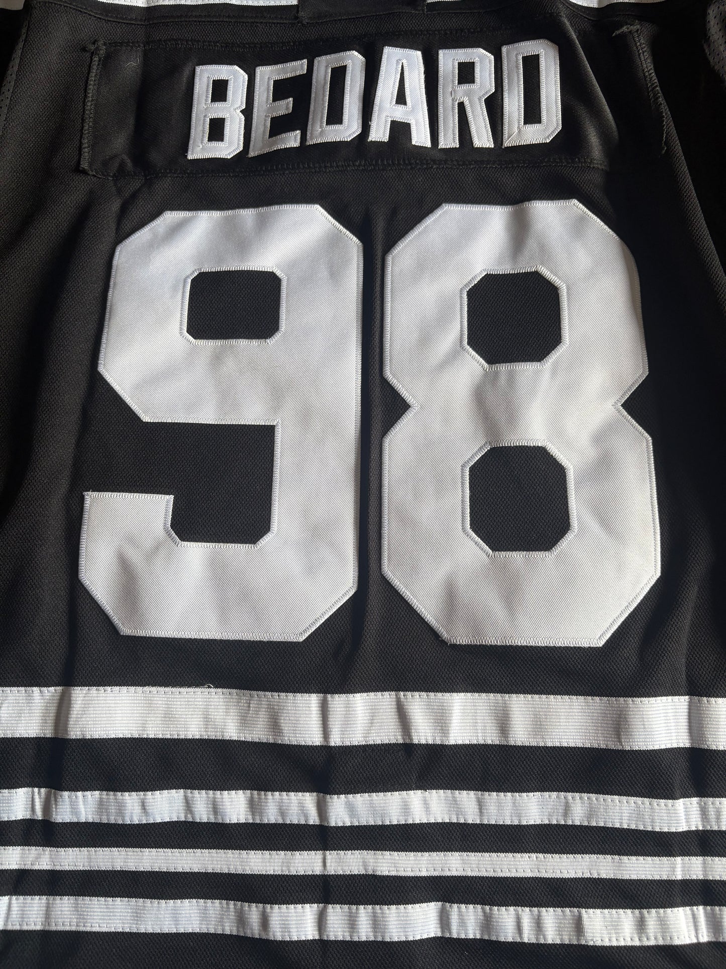 Chicago Blackhawks NHL Shirt Size Medium Black Bedard 98 Winter Classic Throwback