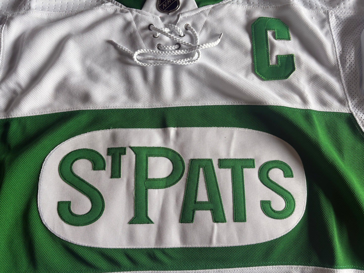 Toronto Maple Leafs St Pats NHL Shirt Size Large Matthews 34 C