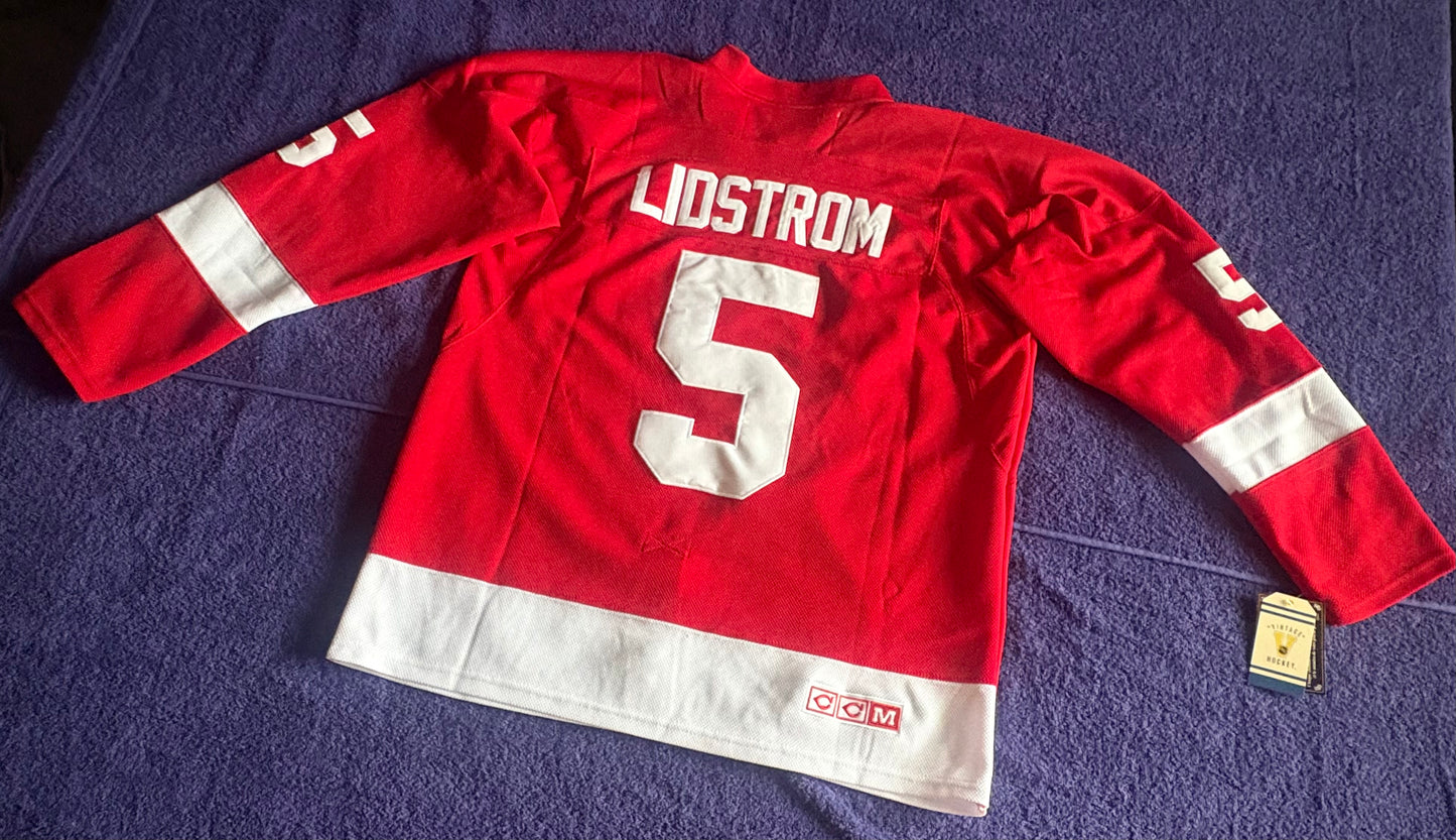 CCM Heroes of Hockey Detroit Red Wings NHL Hockey Shirt Size 50 Lidstrom 5 C