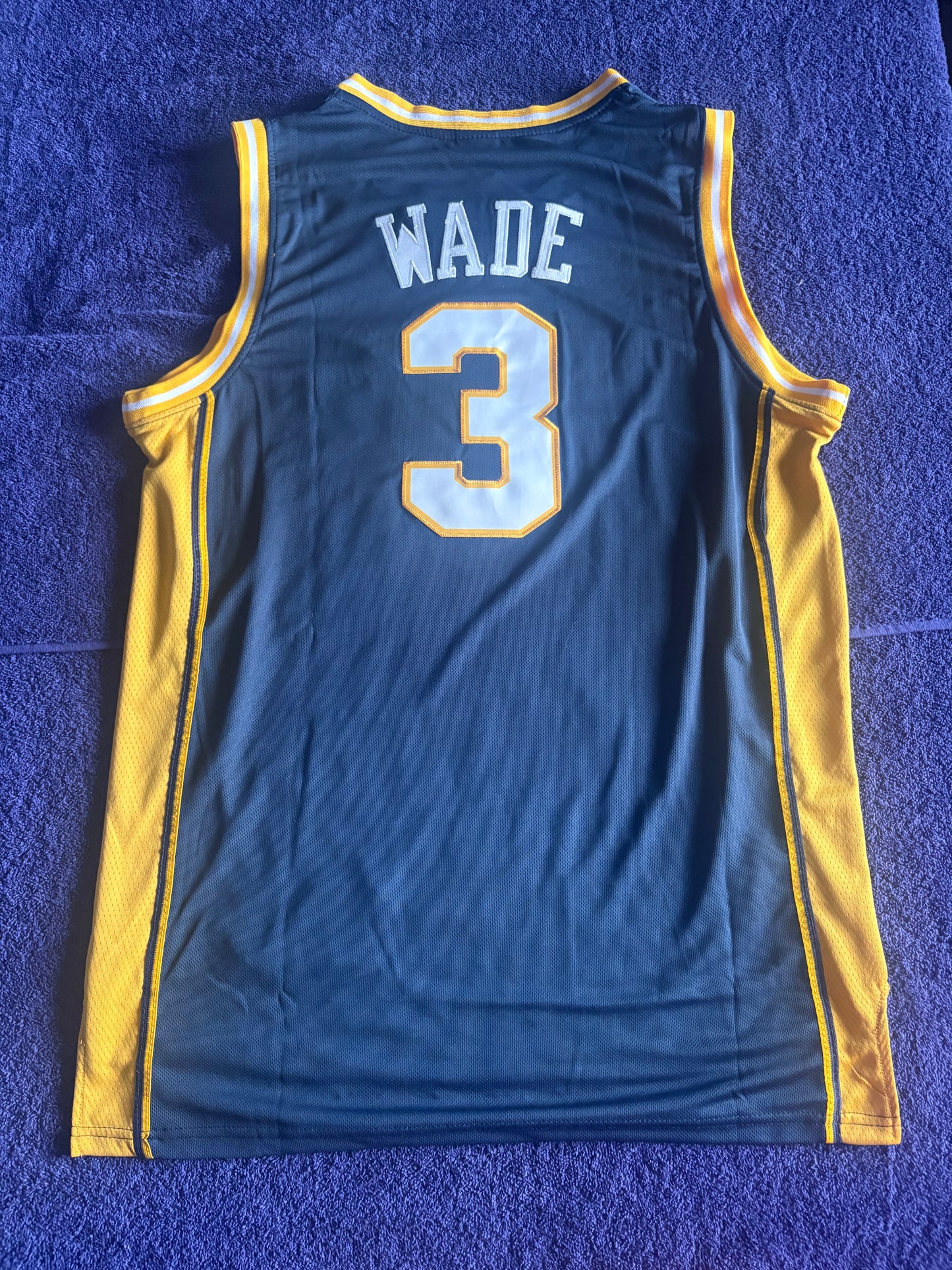 Retro Throwback NCAA Basketball Vest Large Marquette 3 Wade
