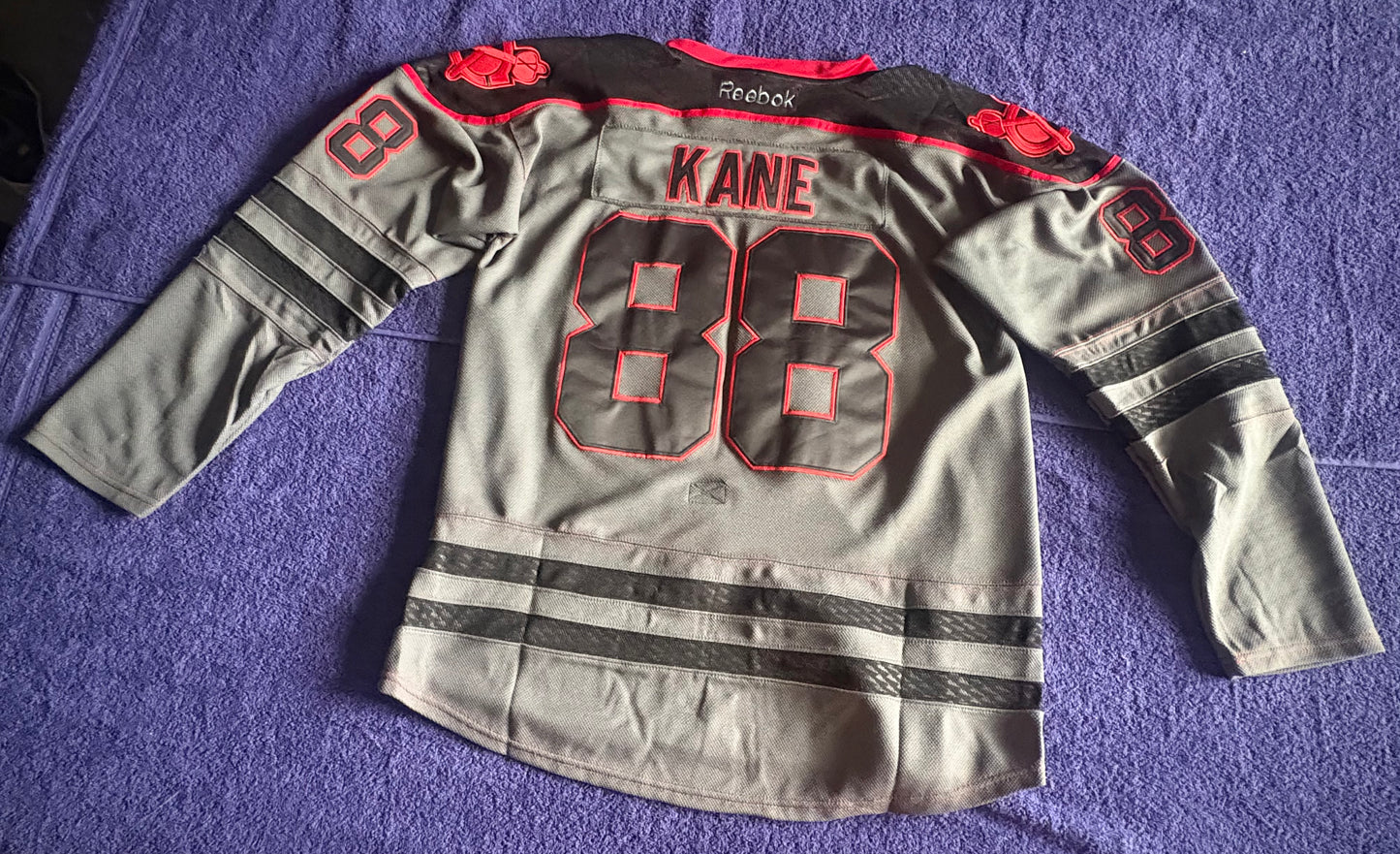 CCM Reebok Chicago Blackhawks NHL Hockey Shirt Size 50 Kane 88 A