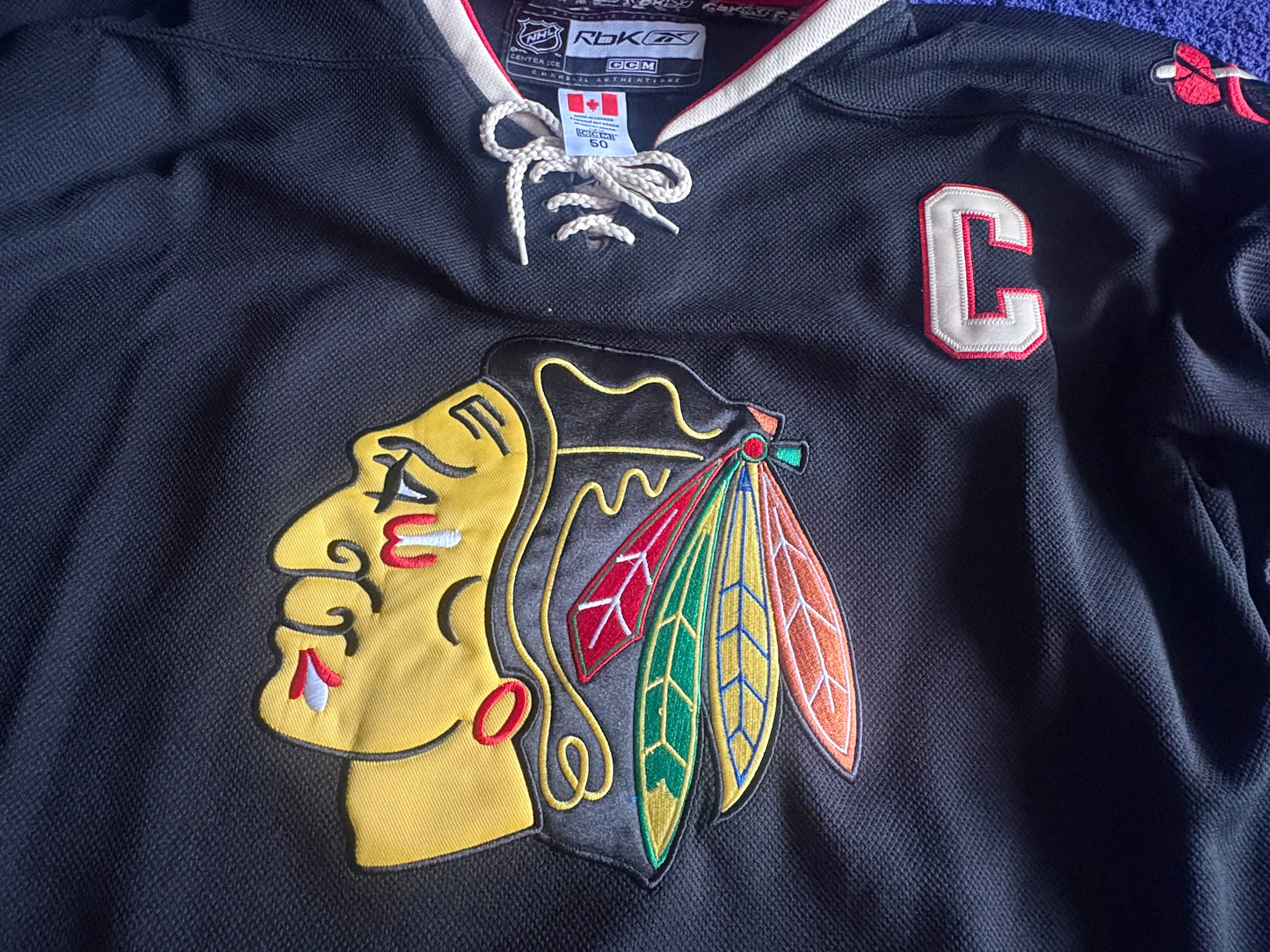 CCM Reebok Chicago Blackhawks NHL Hockey Shirt Size 50 Toews 19 C