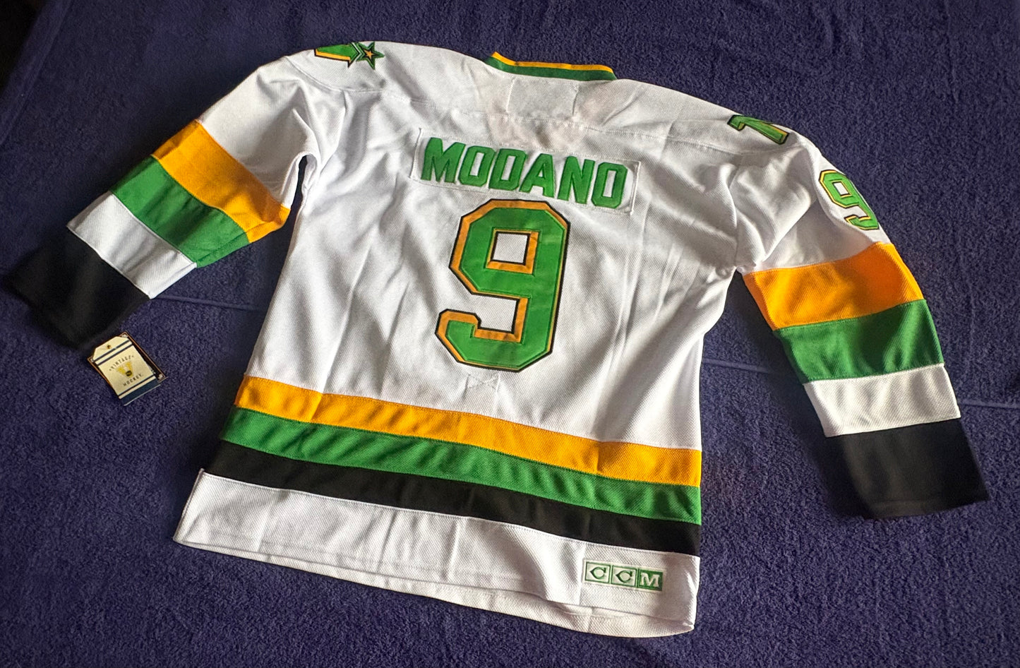 CCM Heroes of Hockey Minnesota Northstars NHL Hockey Shirt Size 50 Modano 9