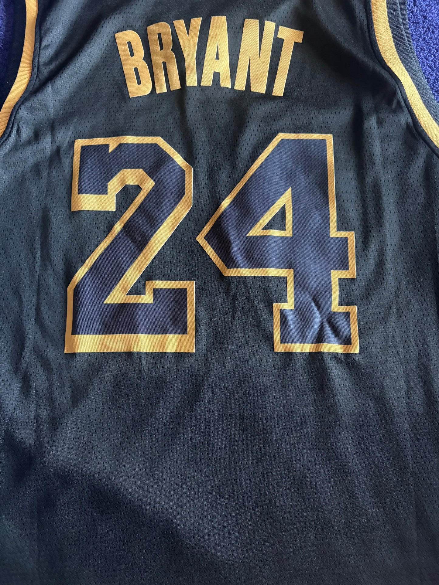 Los Angeles Lakers Fan Retro NBA Basketball Vest Large Bryant 24