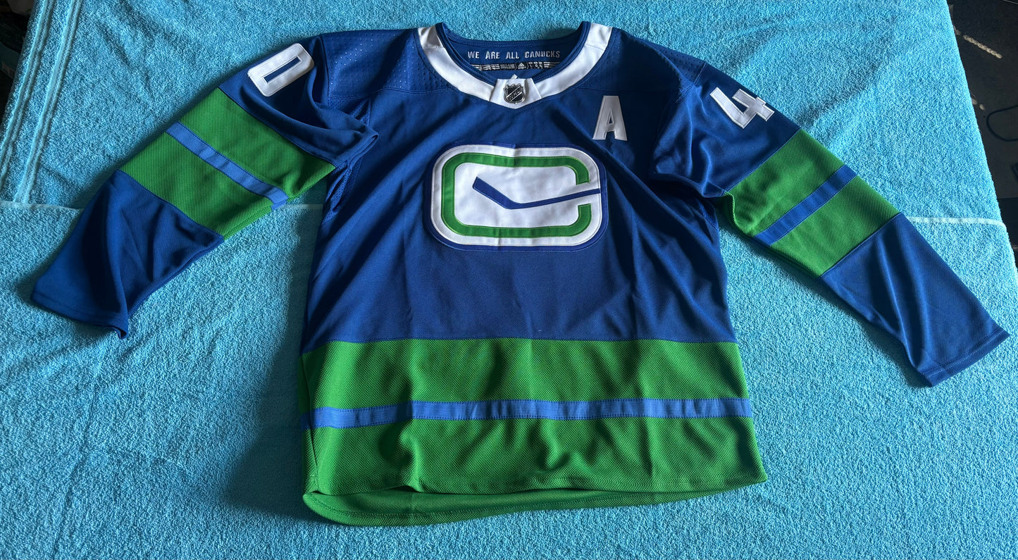 Vancouver Canucks NHL Shirt Blue Size Large Pettersson Blue A 40