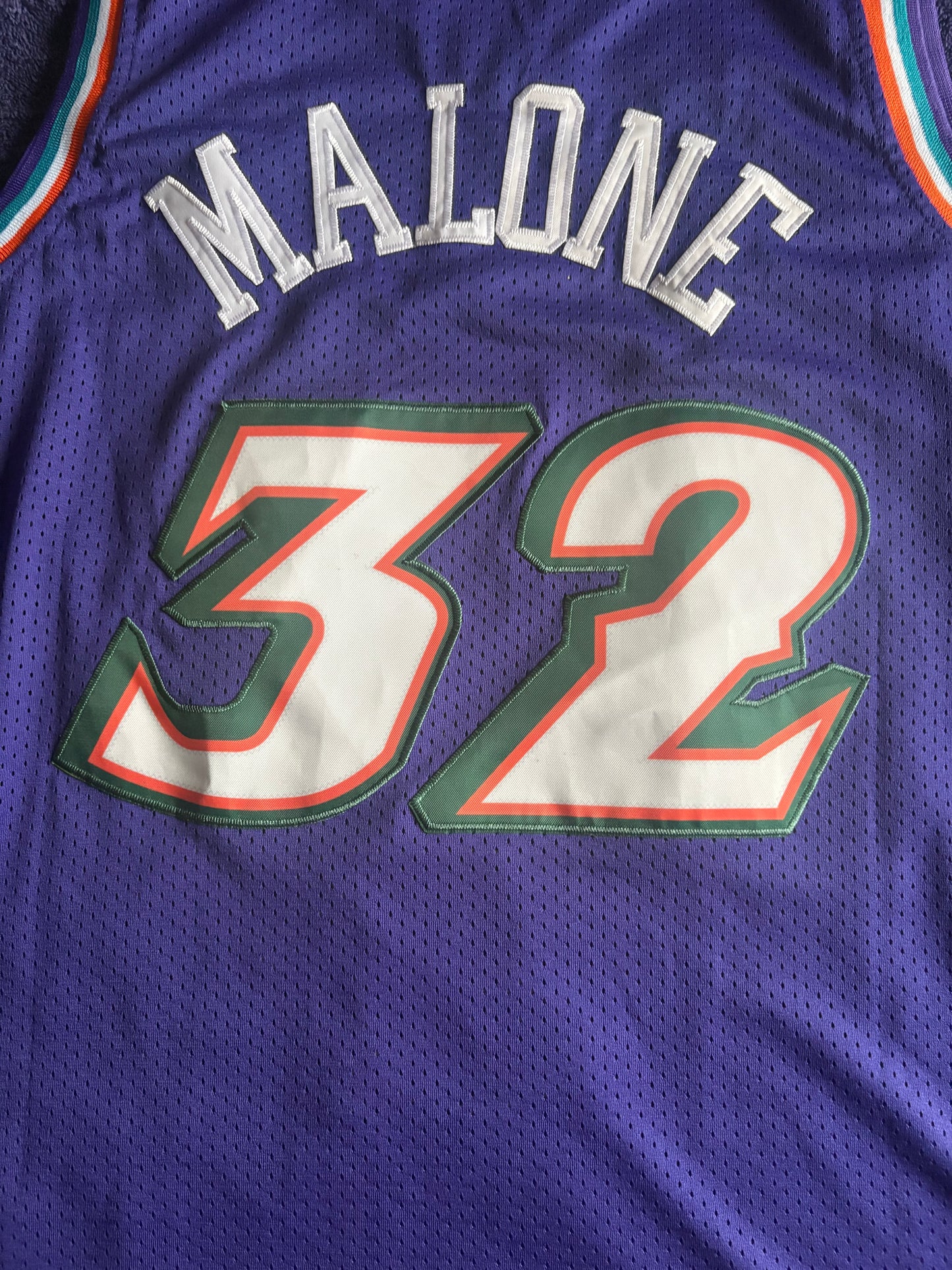 Utah Jazz M&N NBA HardWood Classics Basketball Vest Large Malone 32
