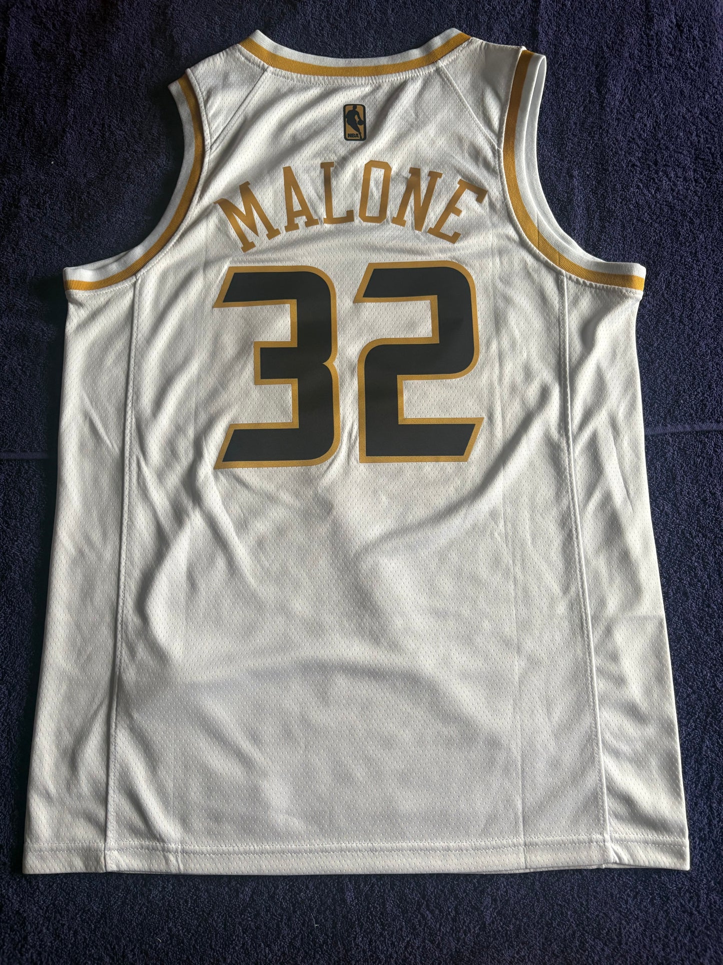Utah Jazz Fan Retro NBA Basketball Vest Large Malone 32