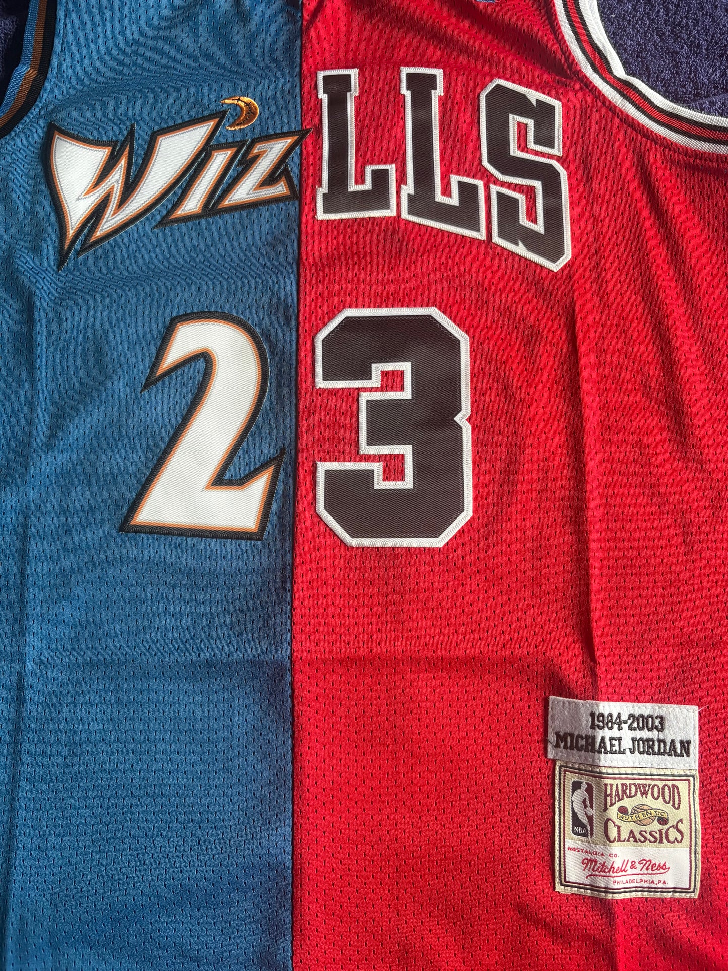 Retro 1/2& 1/2 Chicago Bulls Washington Wizards Jordan Basketball Vest Large White, Blue, Black & Red 23
