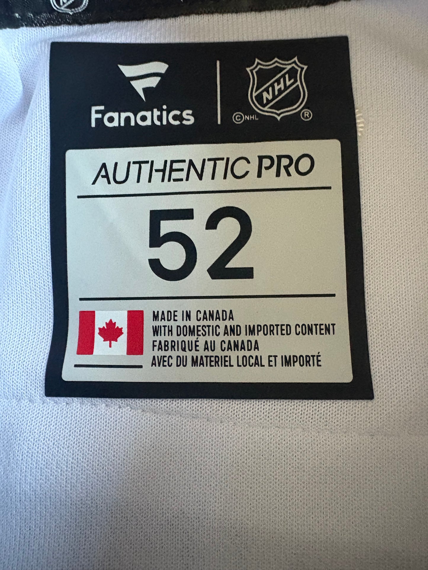 Colorado Avalanche NHL Shirt Size 52 MacKinnon 29 White A