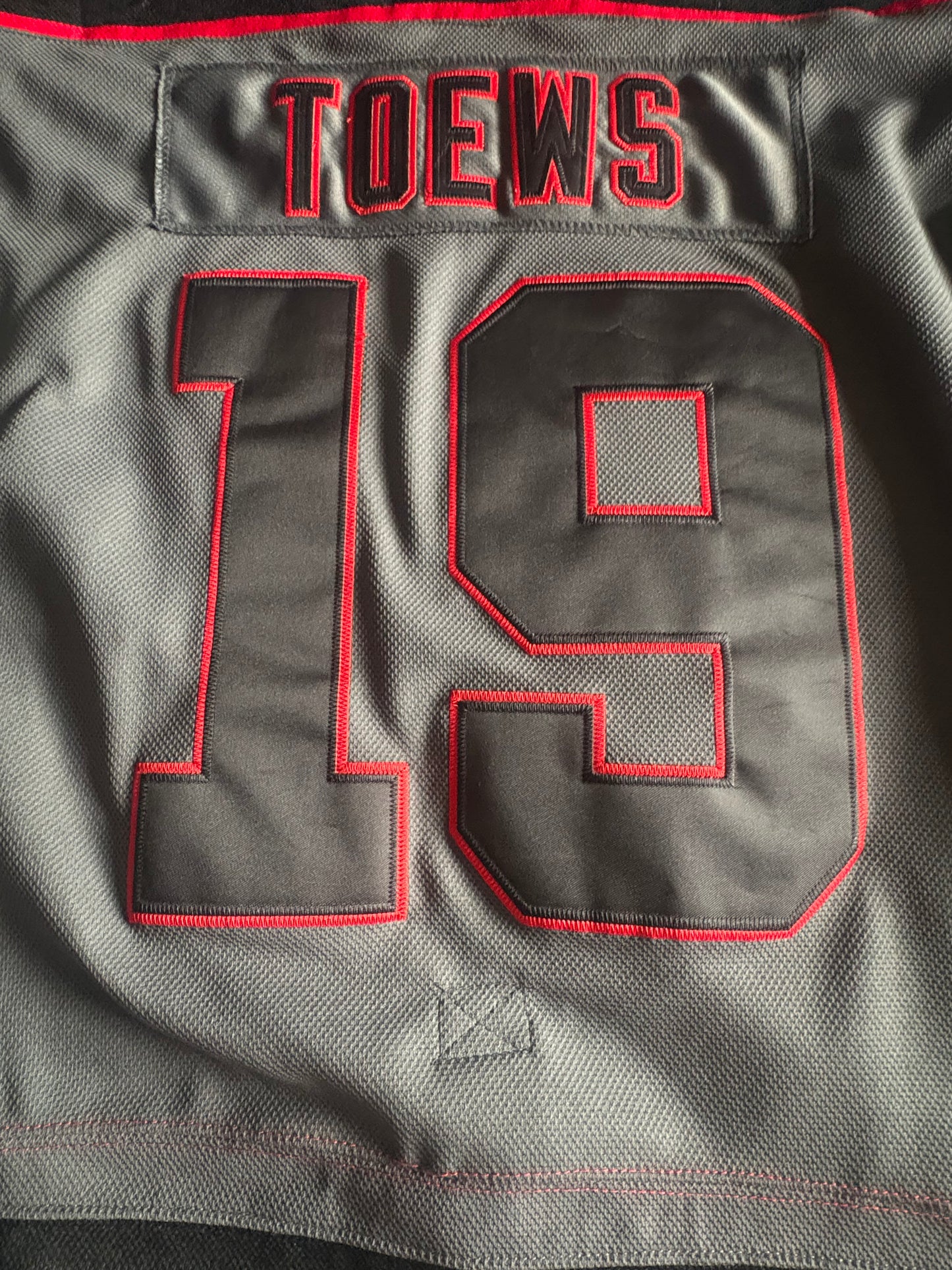 CCM Reebok Chicago Blackhawks NHL Hockey Shirt Size 50 Toews 19 C
