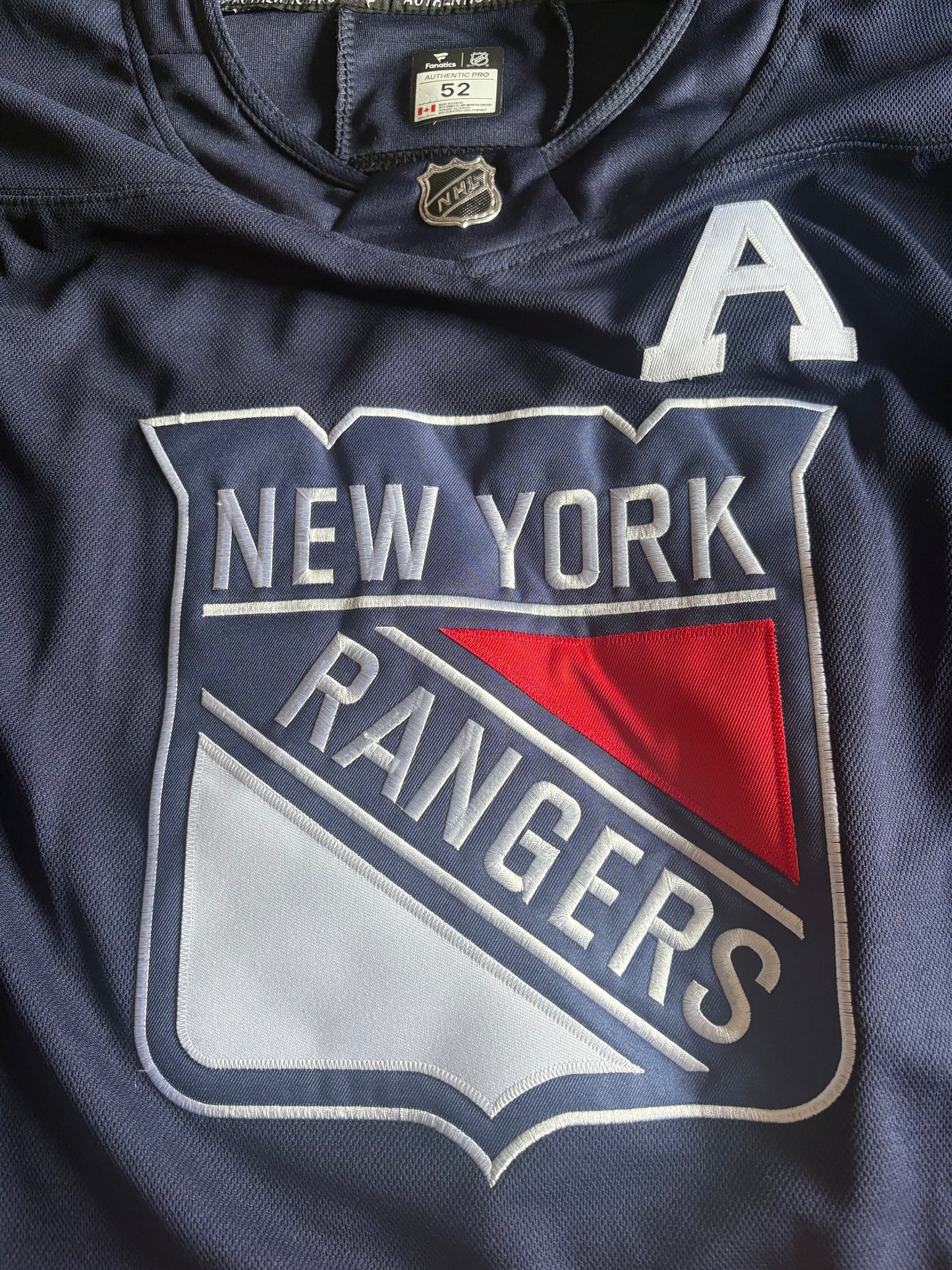 New York Rangers NHL Shirt Size 52 Panarin 10 A Blue