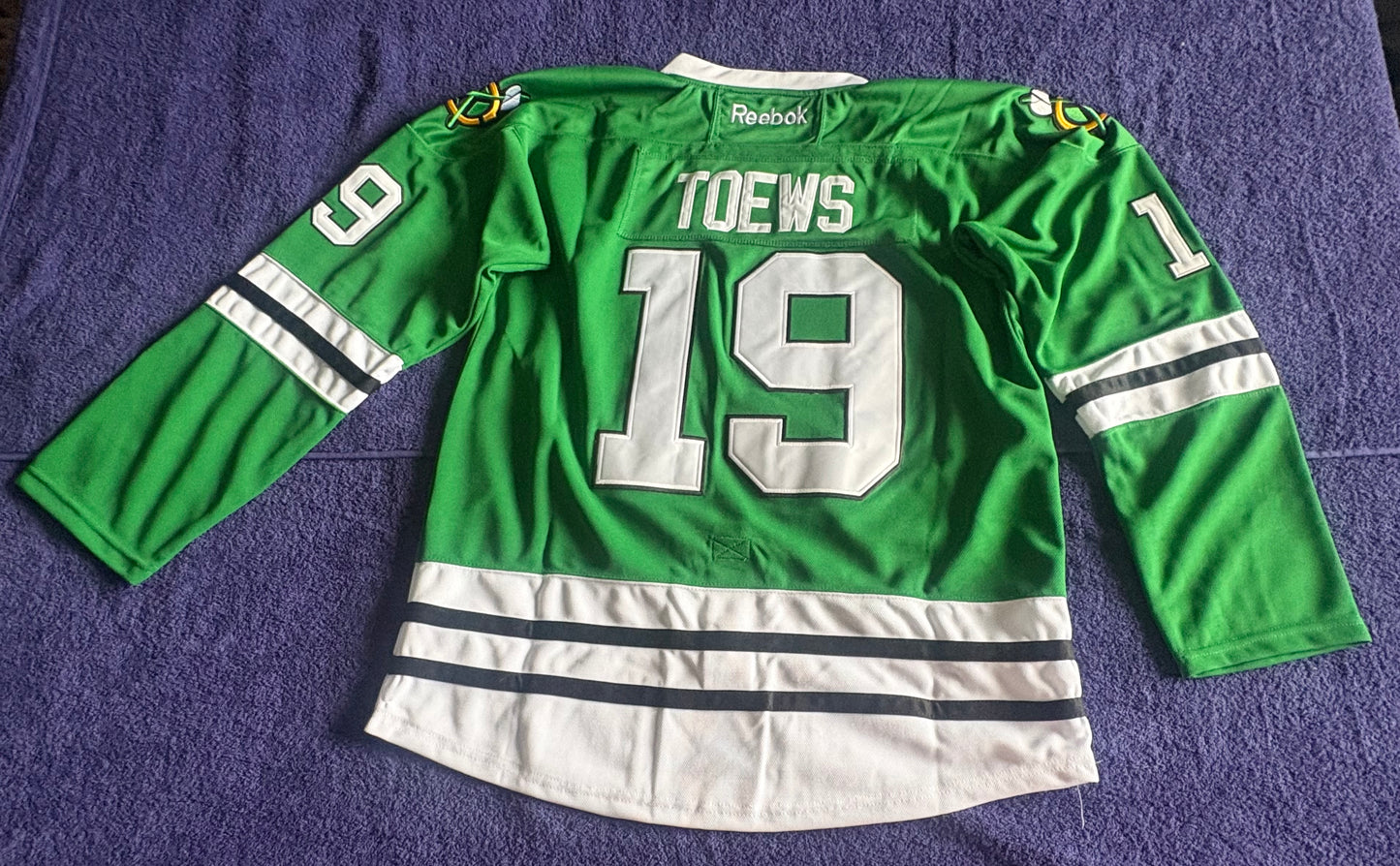 CCM Reebok Chicago Blackhawks NHL Hockey St Pats Shirt Size 50 Toews 19 C