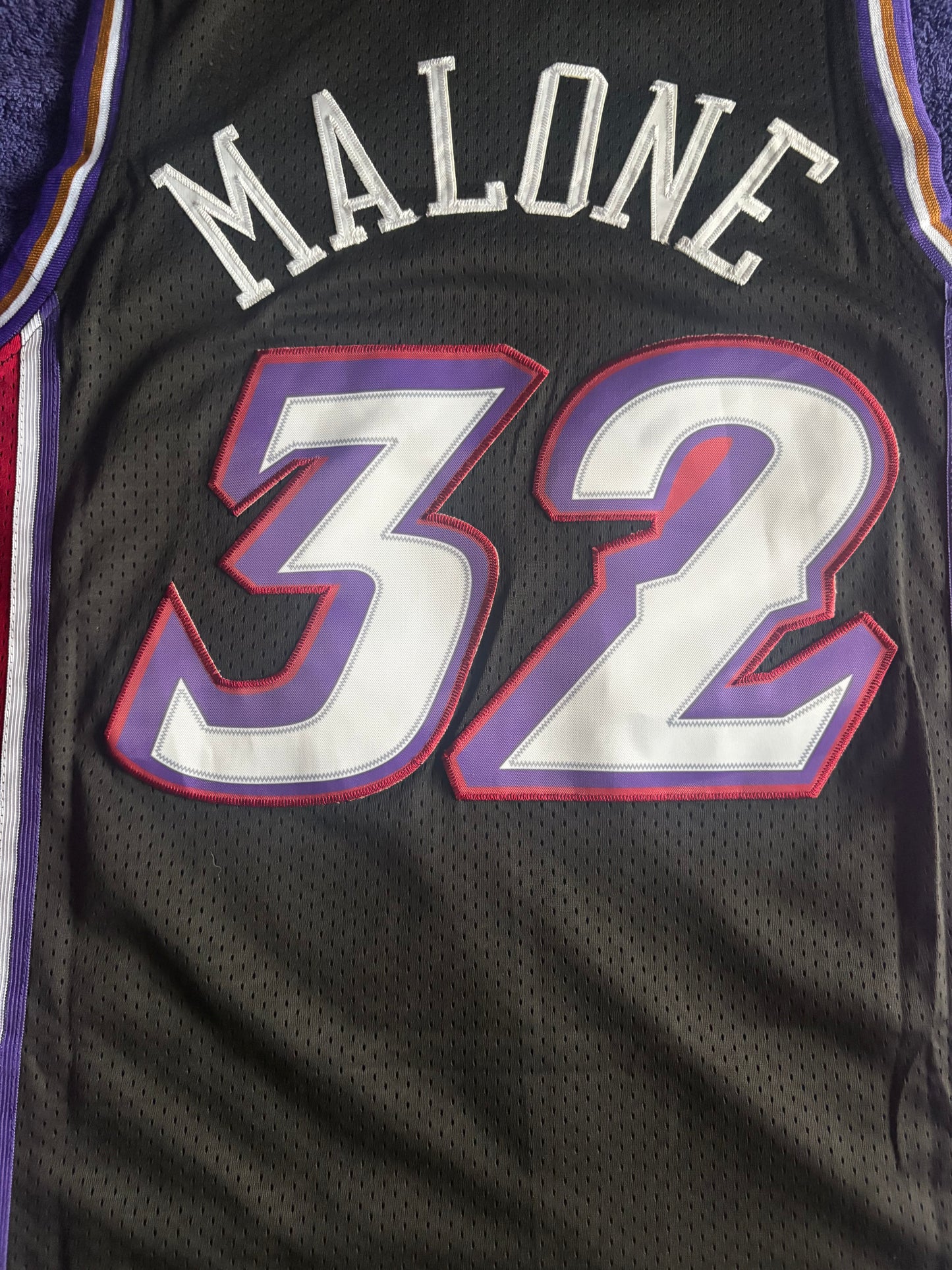 Utah Jazz M&N NBA HardWood Classics Basketball Vest Large Malone 32