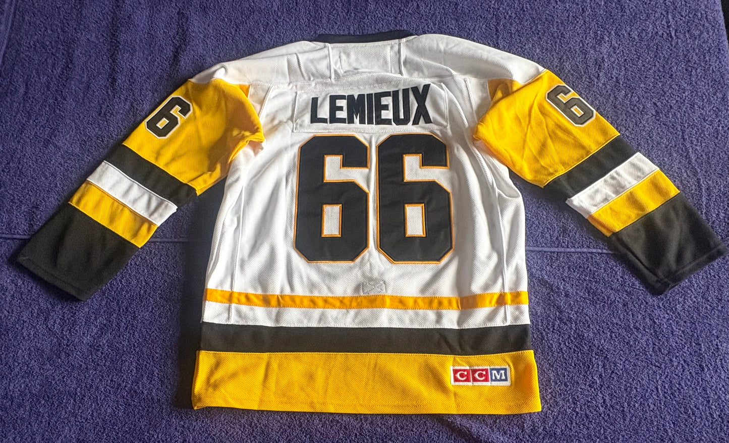 CCM Heroes of Hockey Pittsburgh Penguins NHL Hockey Shirt Size 50 Lemieux 66 C