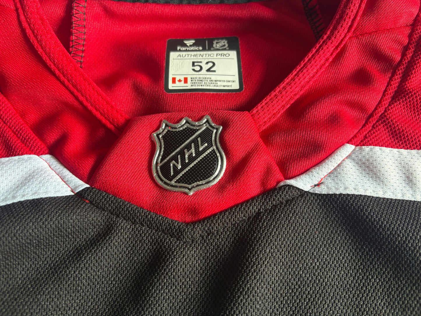 Chicago Blackhawks NHL Shirt Size 52 Red Black Bedard 98