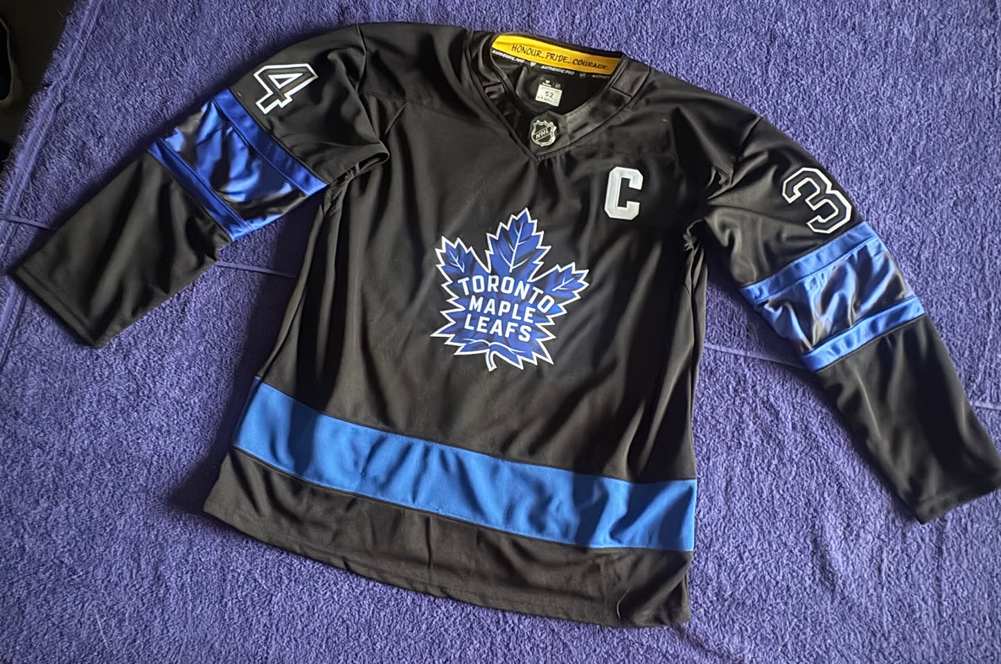 Toronto Maple Leafs NHL Shirt Size 52 Matthews 34 C