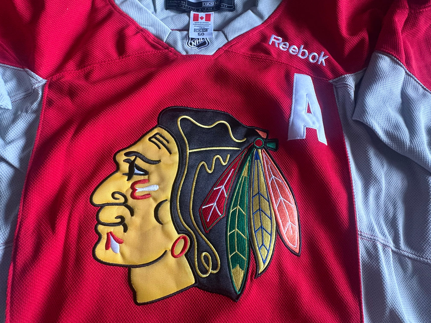 CCM Reebok Chicago Blackhawks NHL Hockey Shirt Size 50 Kane 88 A Warm up Shirt