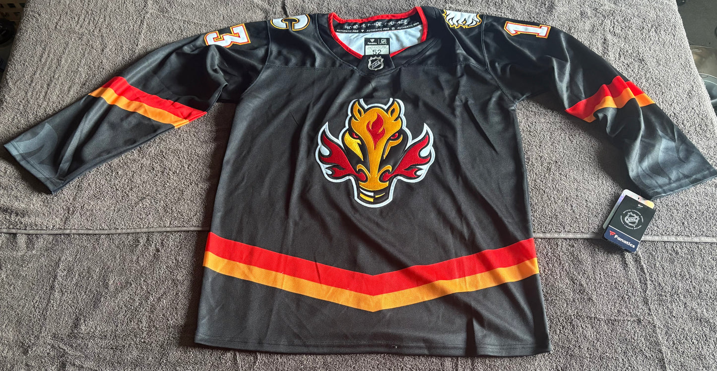 Calgary Flames NHL Shirt Size 52 Black Red Gaudreau 13
