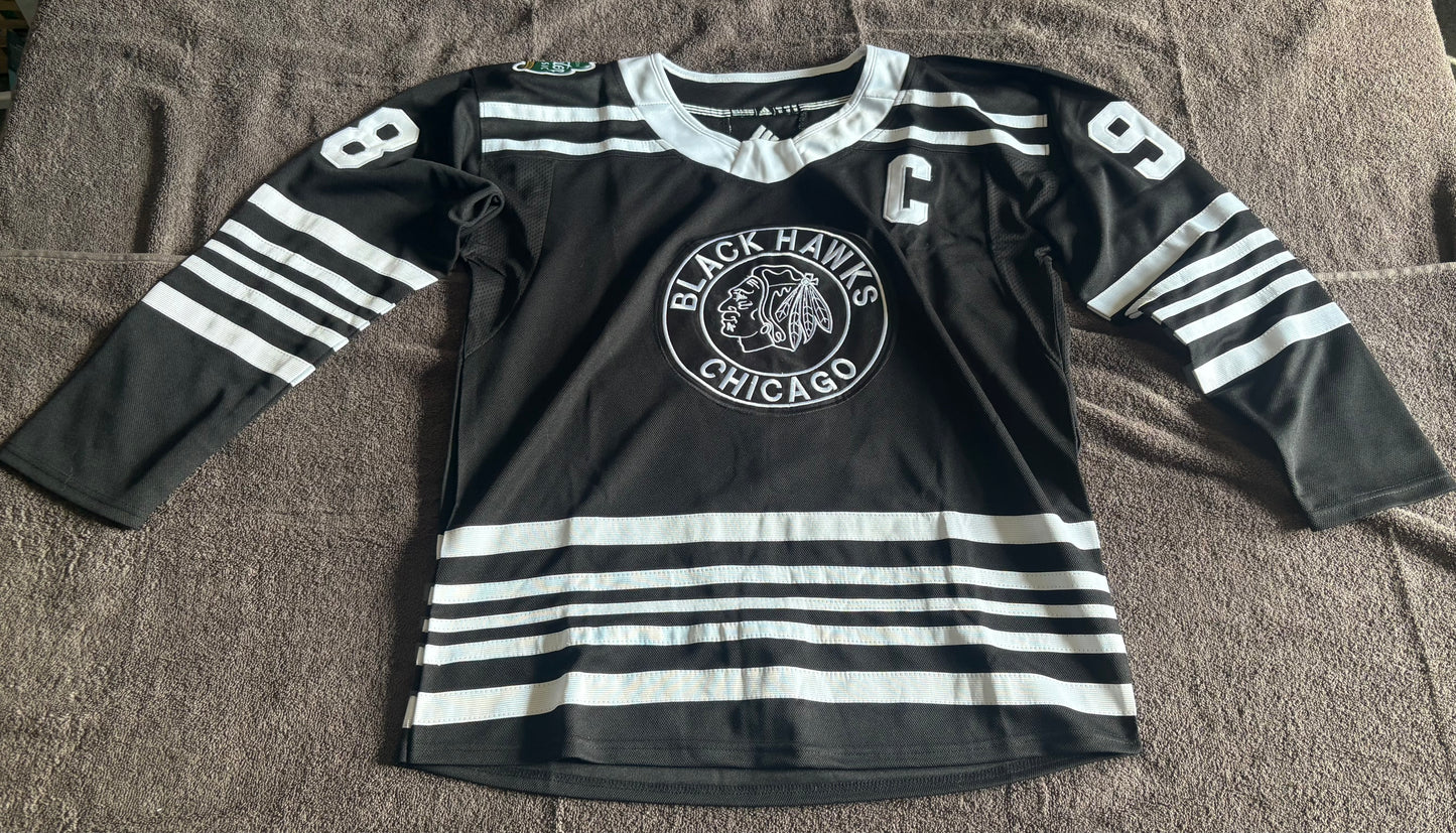 Chicago Blackhawks NHL Shirt Size Medium Black Bedard 98 Winter Classic Throwback