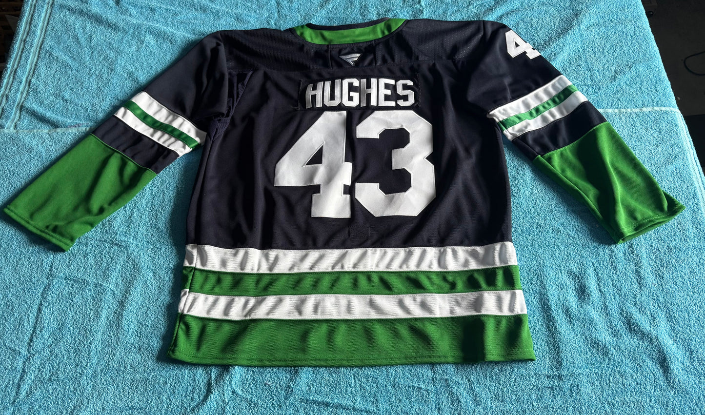 Vancouver Canucks NHL Shirt Blue Size 52 Hughes Blue C 43