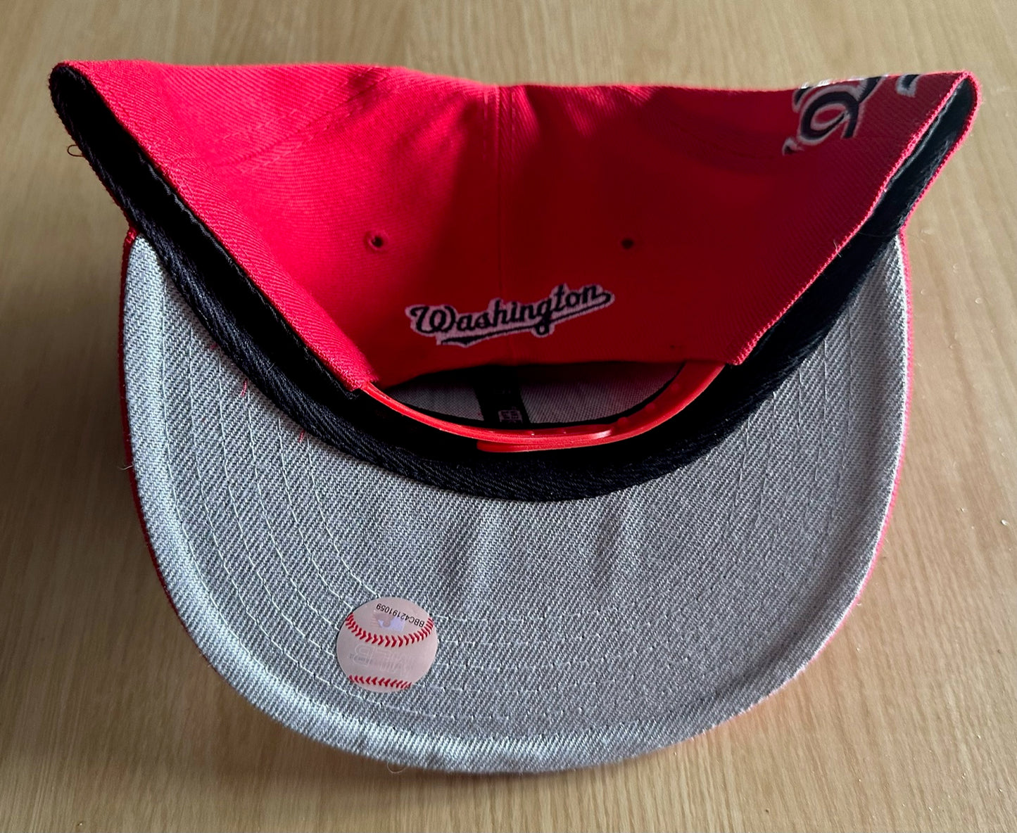 Washington Nationals MLB SnapBack Baseball Cap Multicolour New With Sitcker