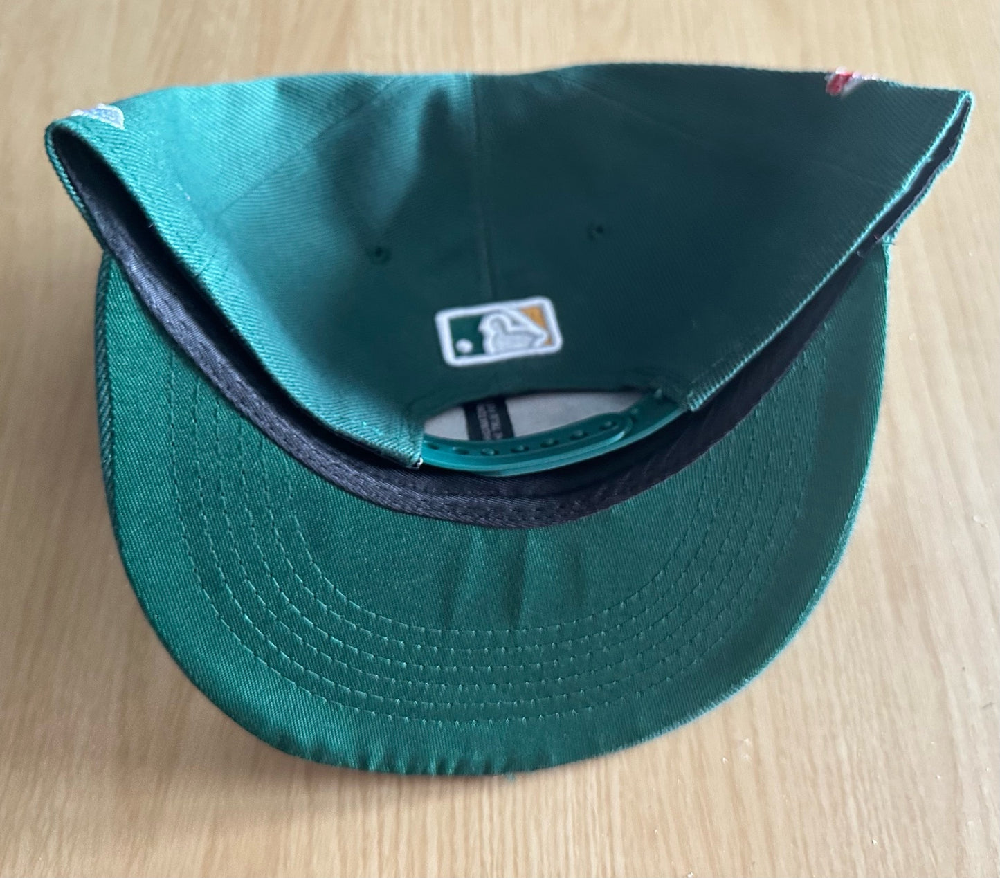 Oakland A's MLB SnapBack Baseball Cap Multicolour New With Sitcker