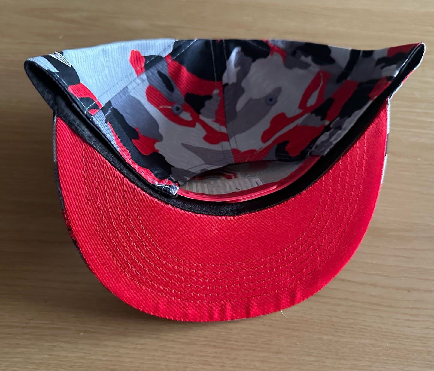 Ohio State Buckeyes  NCAA SnapBack Camo Baseball Cap Multicolour New With Sticker