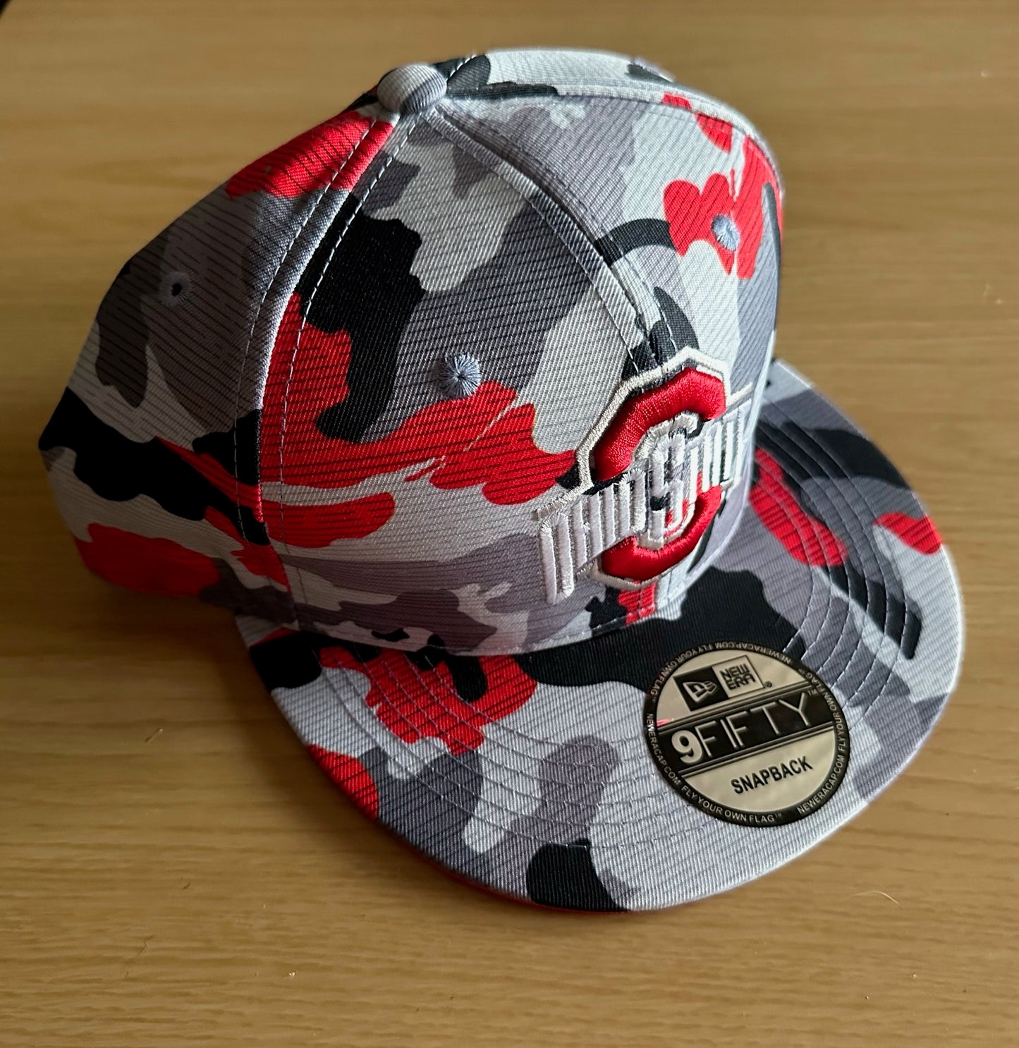 Ohio State Buckeyes  NCAA SnapBack Camo Baseball Cap Multicolour New With Sticker