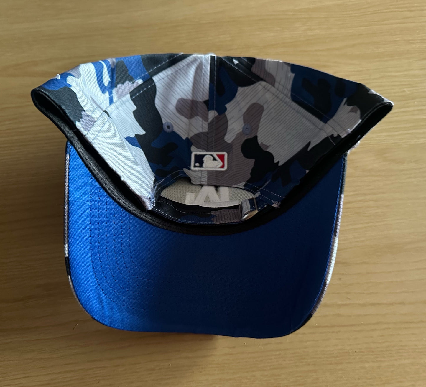 Los Angeles LA Dodgers MLB Camo Baseball Cap Multicolour New With Sticker