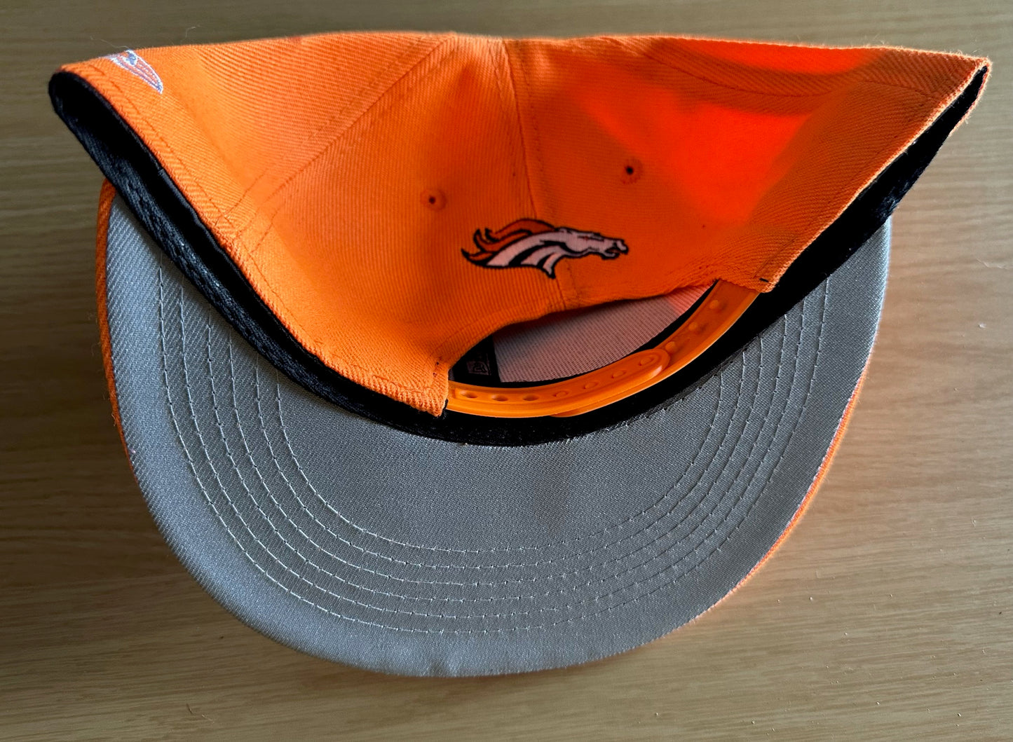 Denver Broncos NFL SnapBack Baseball Cap Multicolour New With Sticker