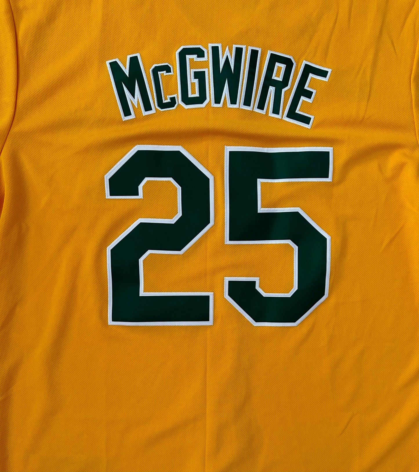 Oakland A's Athletics MLB Baseball Shirt Large McGwire 25 Yellow