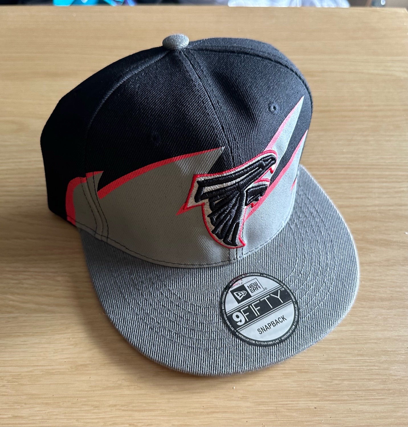 Atlanta Falcons NFL 2 Tone SnapBack Baseball Cap Multicolour New With Sticker