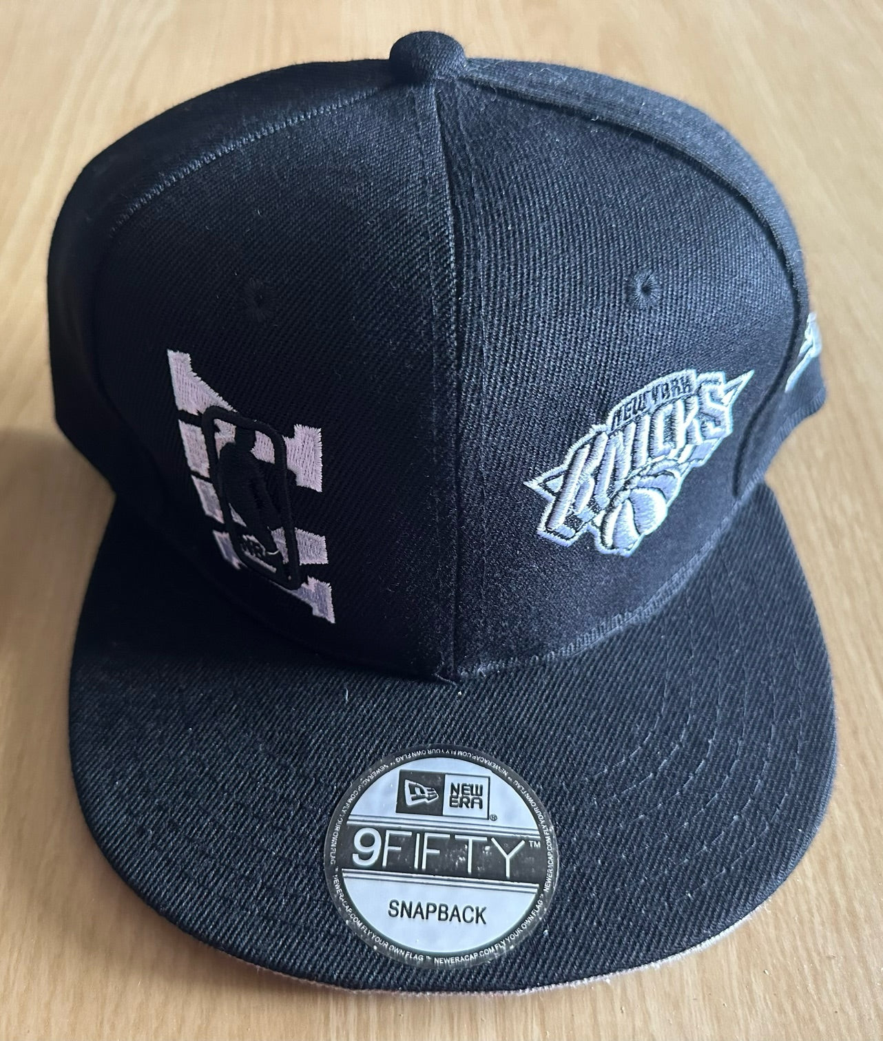 New York Knicks NBA SnapBack Baseball Cap Multicolour New With Sticker