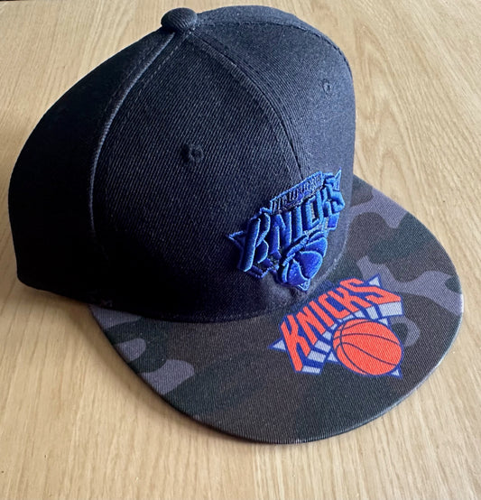 New York Knicks NBA SnapBack Baseball Cap Multicolour New With Sticker