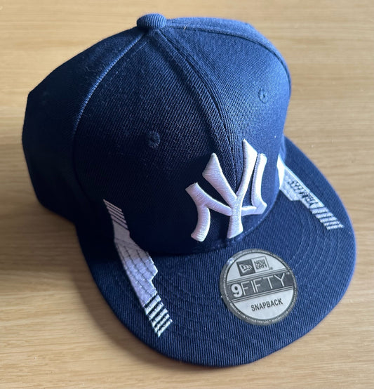 New York Yankees MLB SnapBack Baseball Cap Multicolour New With Sticker