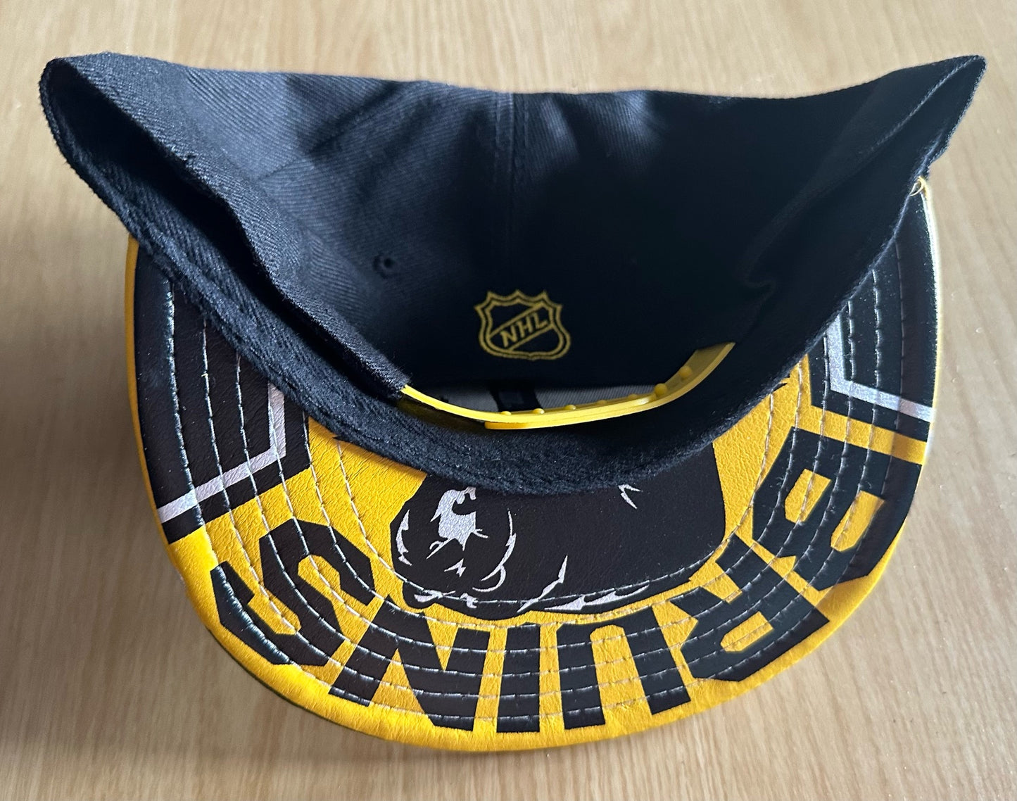 Boston Bruins NHL SnapBack Baseball Cap Multicolour New With Sticker