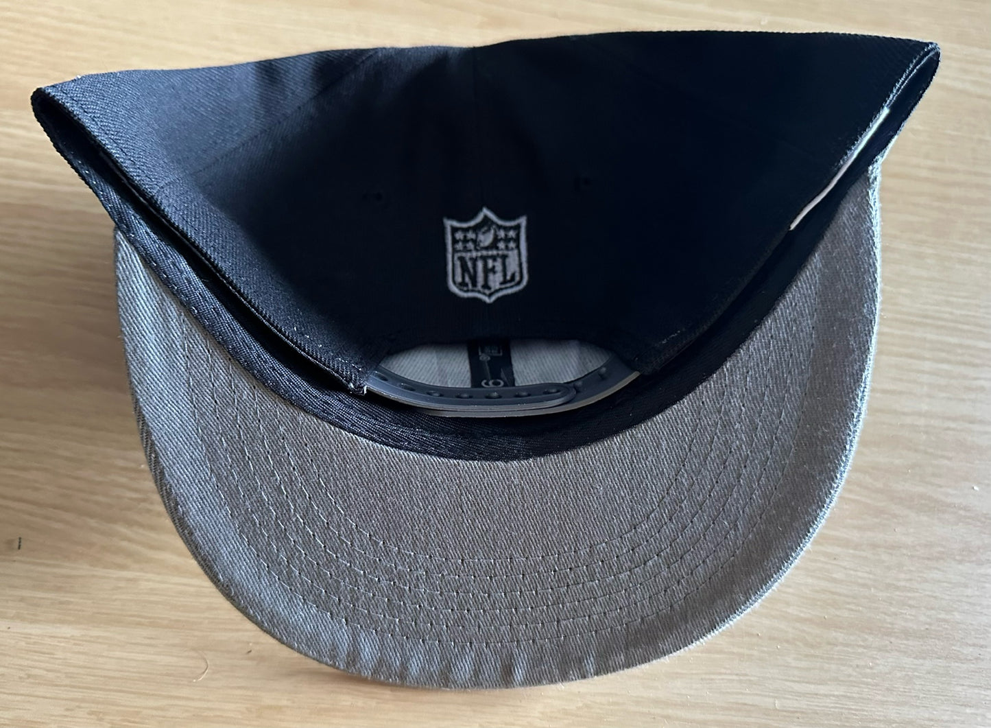 Las Vegas Raiders NFL 2 Tone SnapBack Baseball Cap Multicolour New With Sticker