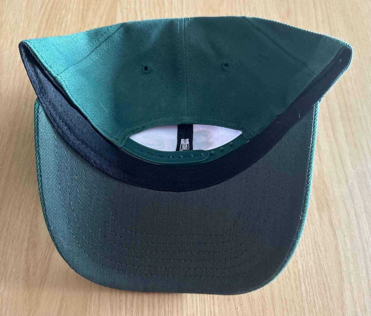 Oakland A's MLB SnapBack Baseball Cap Multicolour New With Sitcker