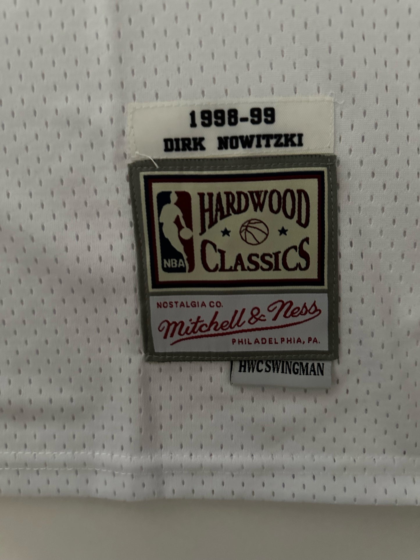 Dallas Mavericks NBA Hardwood Classics Nowitzki Basketball Vest Large 41 White