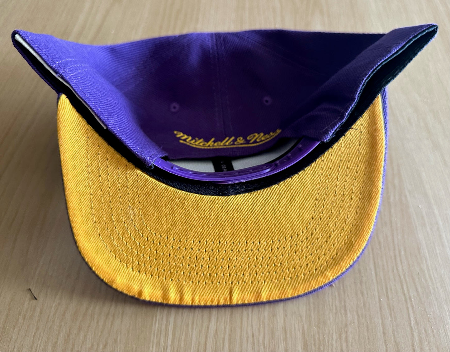 Los Angeles Lakers NBA SnapBack Baseball Cap Multicolour New With Sticker