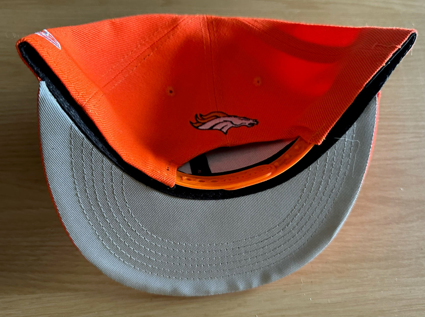 Denver Broncos NFL SnapBack Baseball Cap Multicolour New With Sticker