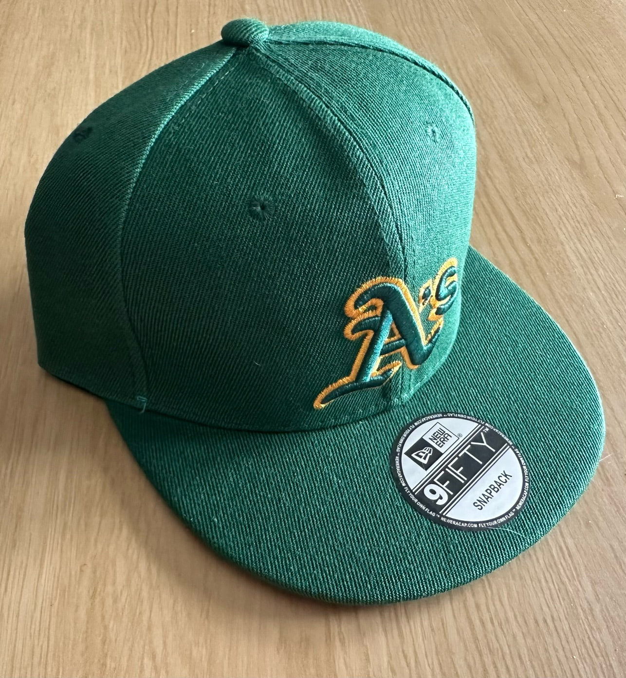 Oakland A's MLB SnapBack Baseball Cap Multicolour New With Sitcker