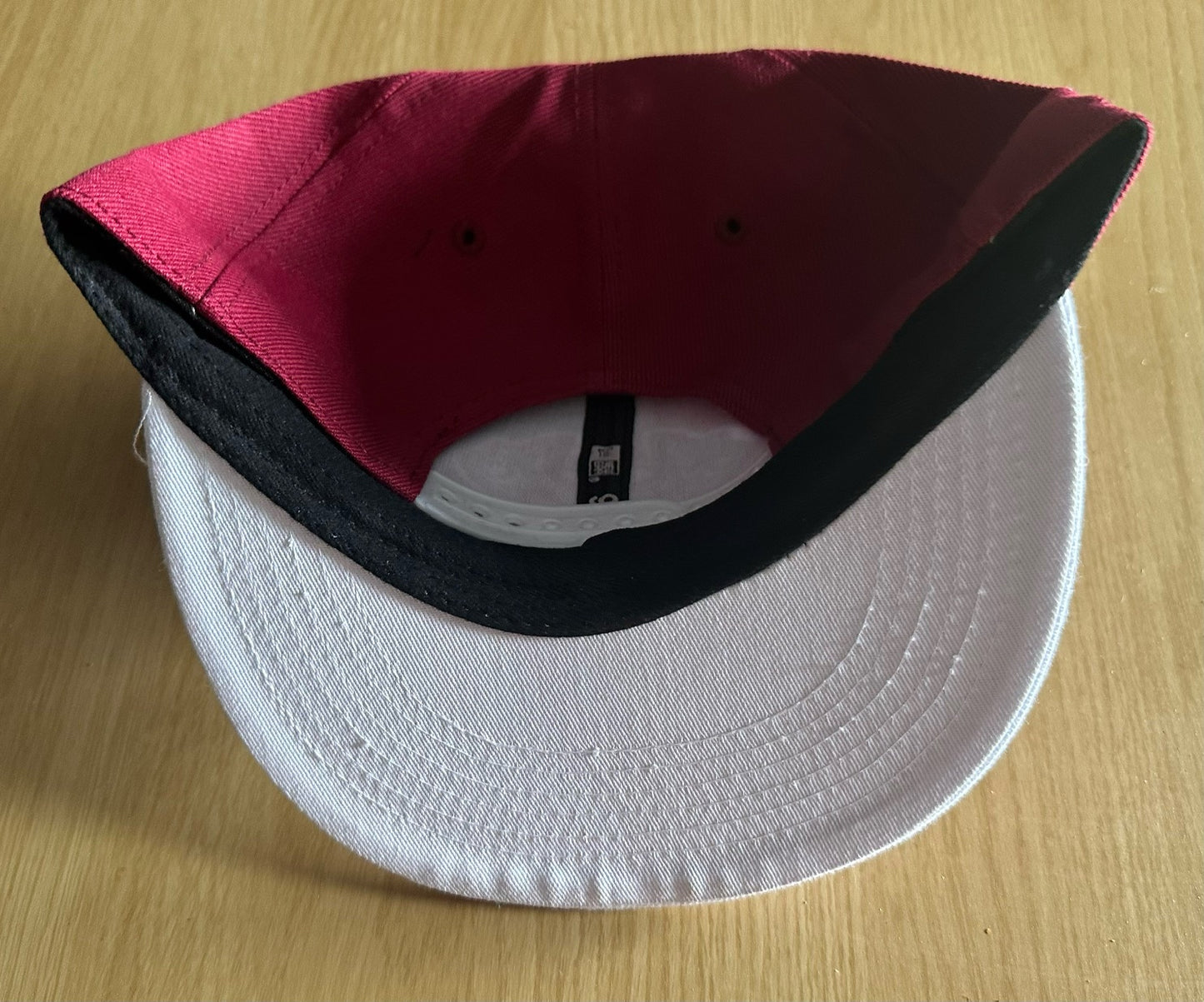 Atlanta Braves MLB SnapBack Baseball Cap Multicolour New With Sitcker