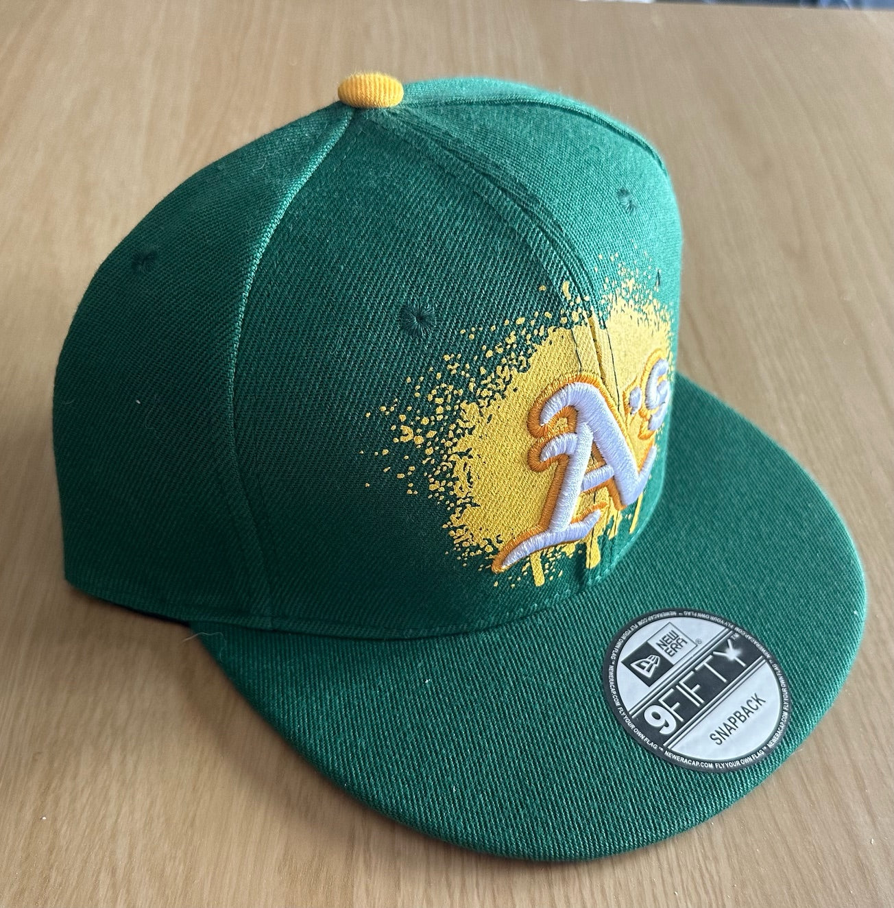 Oakland A's MLB SnapBack Baseball Cap Multicolour New With Sitcker