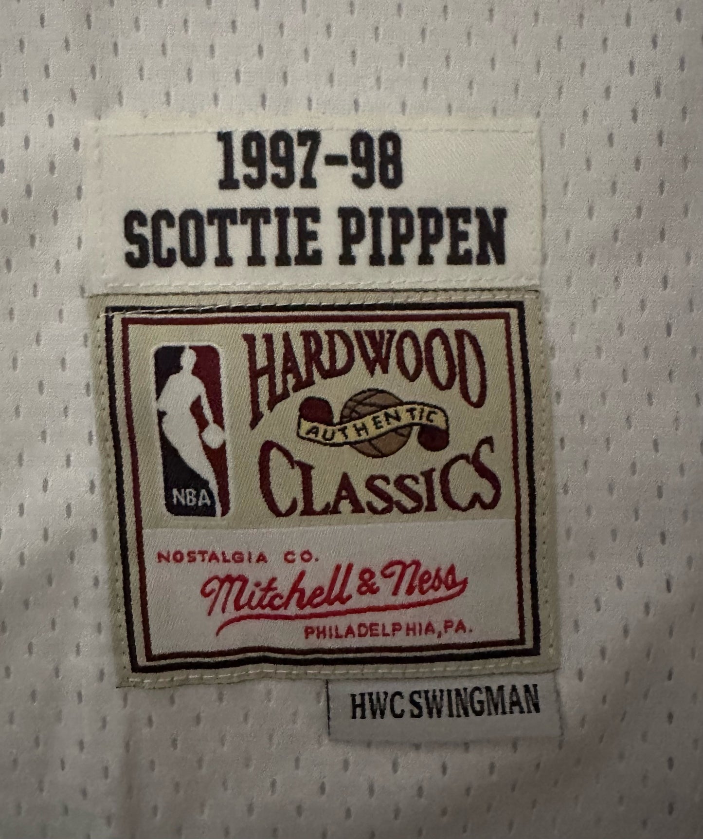 Chicago Bulls NBA Hardwood Classics Basketball Vest Large Pippen 33 White