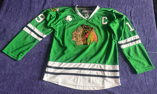 CCM Reebok Chicago Blackhawks NHL Hockey St Pats Shirt Size 50 Toews 19 C